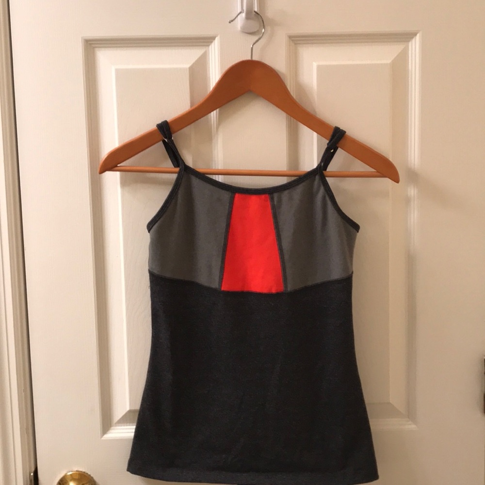 Rese Athletic Top